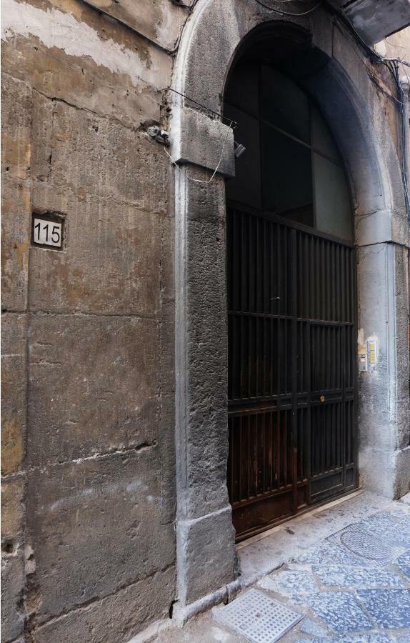 Il-Terno All'8 Al Centro Storico Old Town เนเปิลส์ ภายนอก รูปภาพ